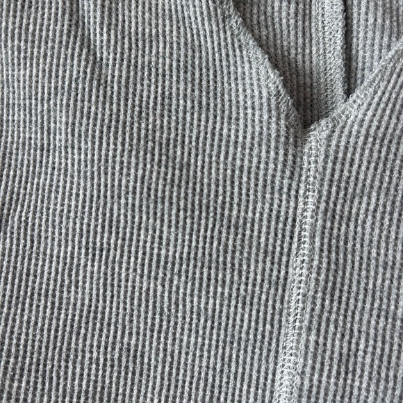 BP Gray V-Neck flow ribbed top long sleeve - Picture 3 of 4